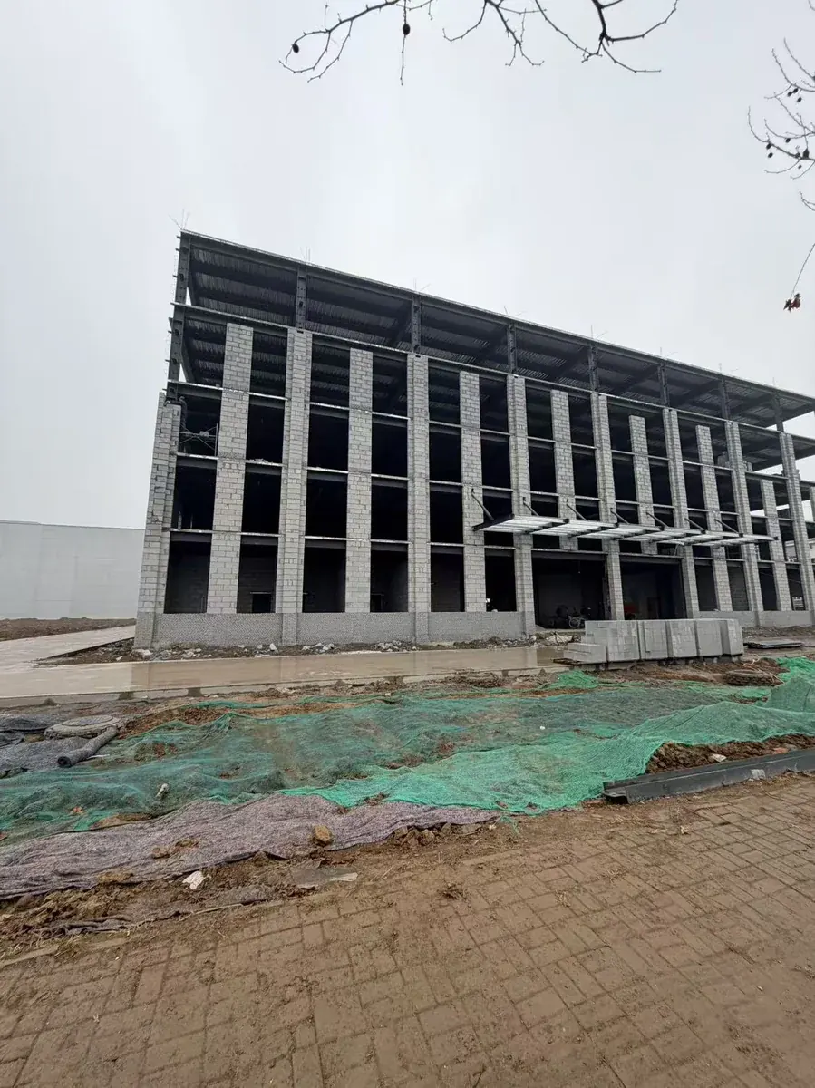 Steel structure workshop in Cagayan de Oro, Philippines - 2,200 sqm with crane