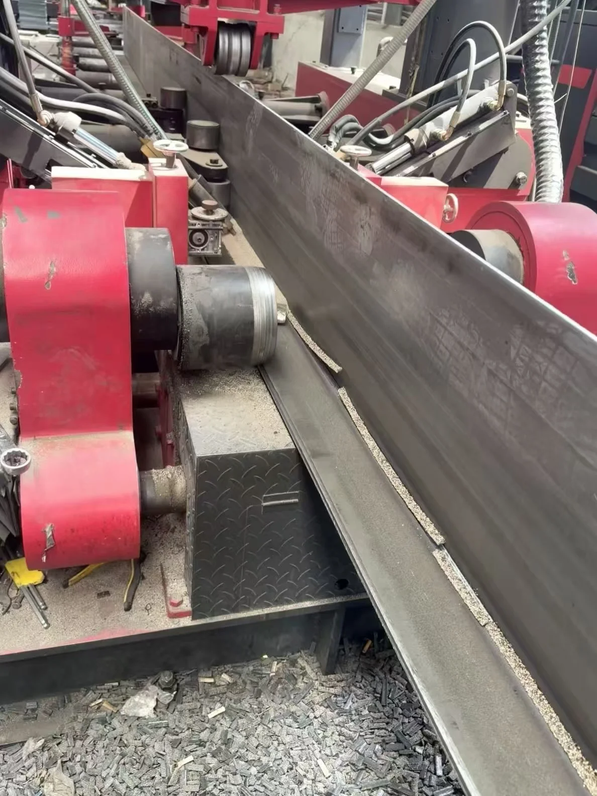 Step 3: Component Assembly & Fit-Up - Laotie Steel manufacturing process