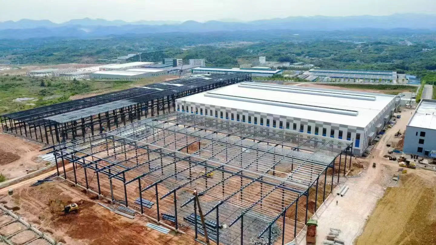 Dubai distribution facility - large-span warehouse under construction