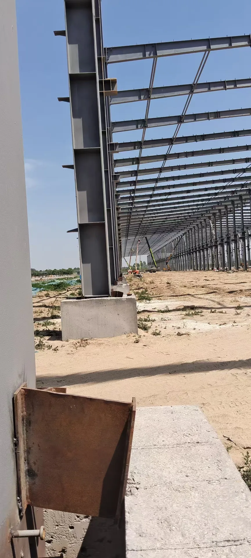 Manila space frame - interior steel structure with roof sheeting