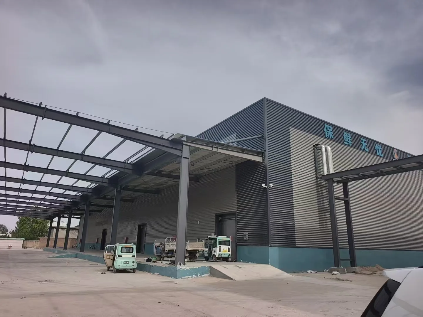 Dubai logistics center - completed warehouse with loading area