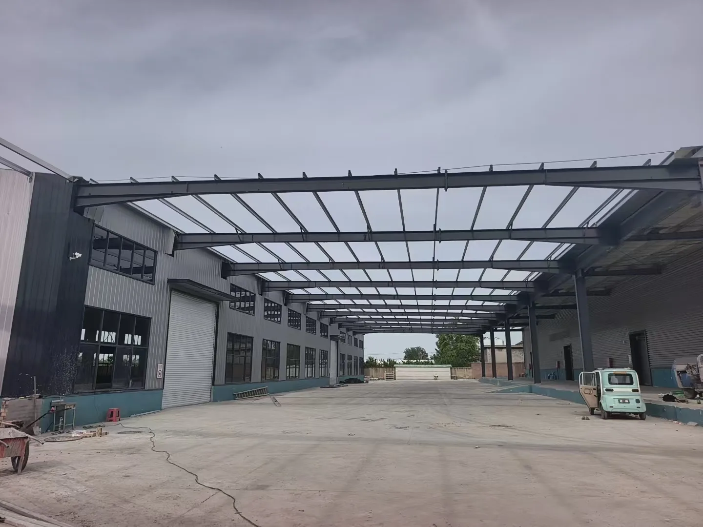 Dubai logistics hub overview - distribution center facility